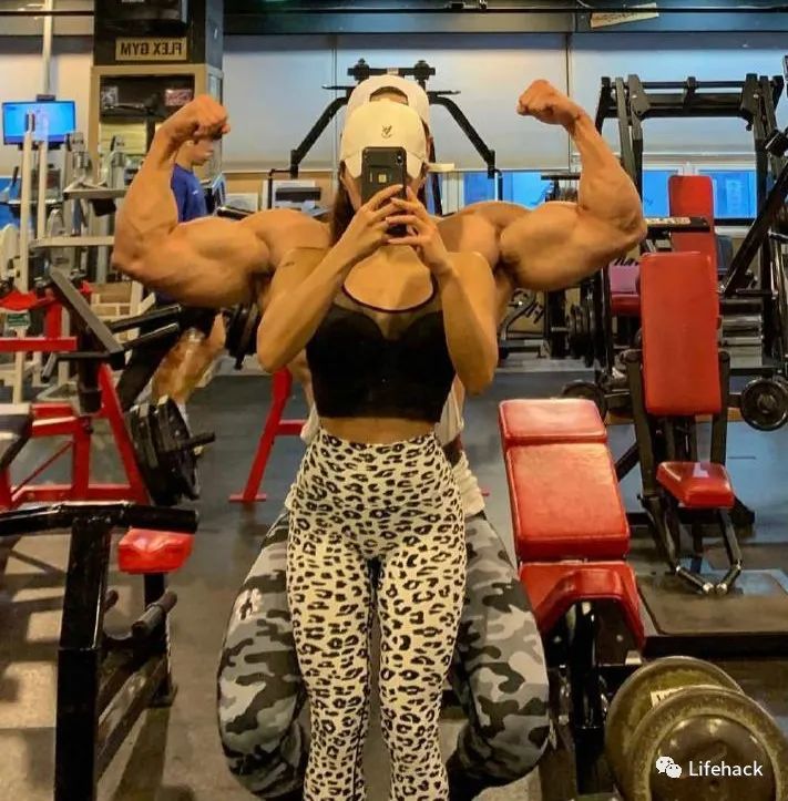 肌肉男女实力强啪，帅翻整个健身圈