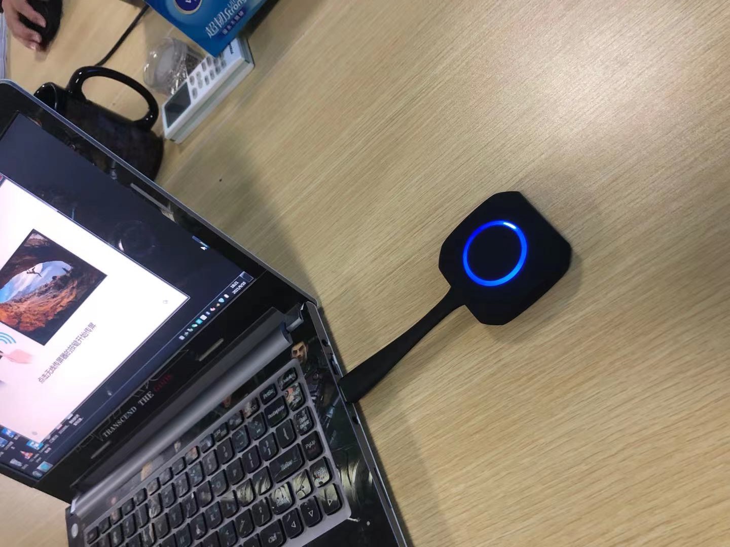 没有hdmi的投影仪怎么连接屏幕,投影仪可以不用hdmi线无线连接吗