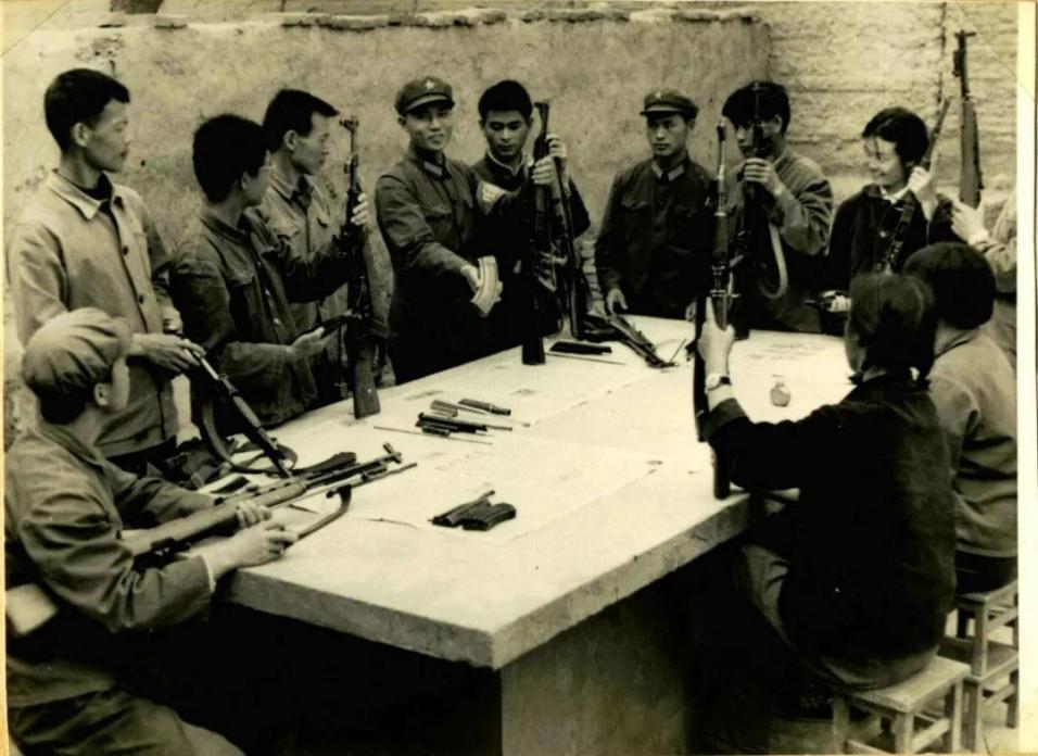 65式军装军训老照片,三十年前新兵军训老照片