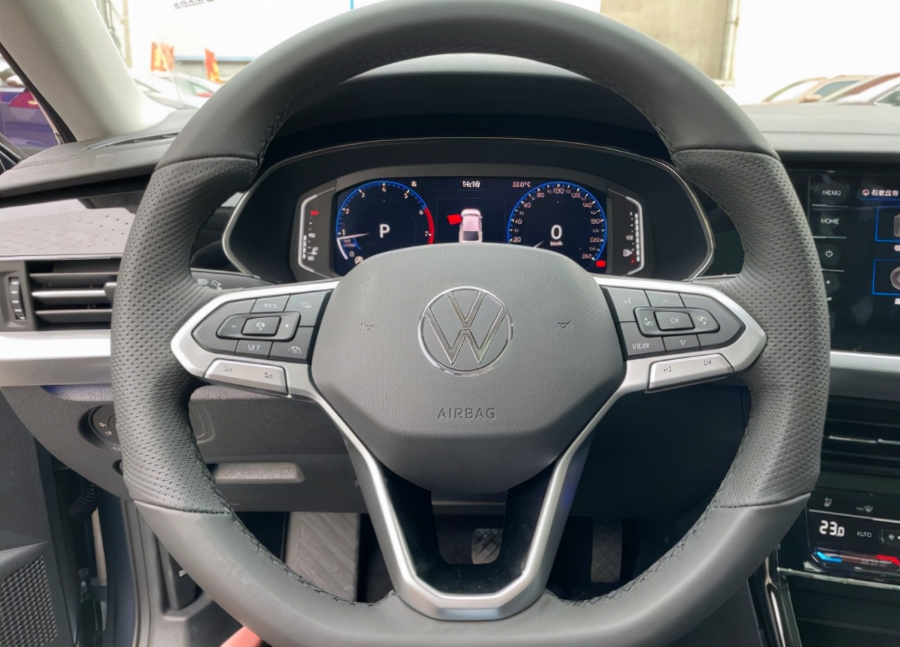 恭喜车主喜提新车帕拉梅拉,大众帕萨特跑13万公里