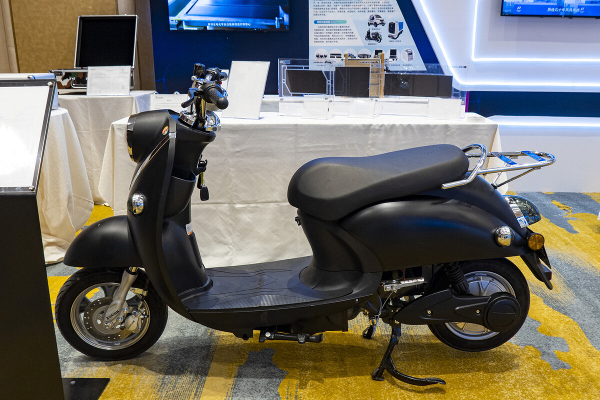 电动车锂电池和铅酸电池的优劣,电动车电池好坏的辨别方法