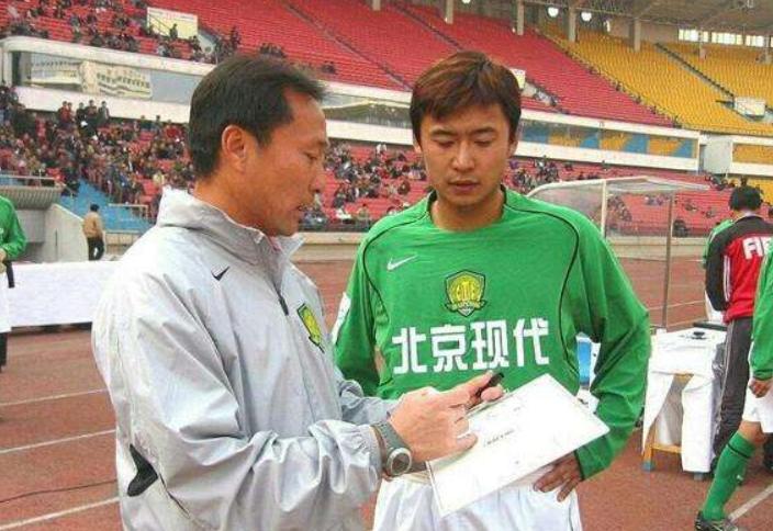 足坛“老好人”带中超队惨遭垫底，这回关系再硬也要下课走人了？