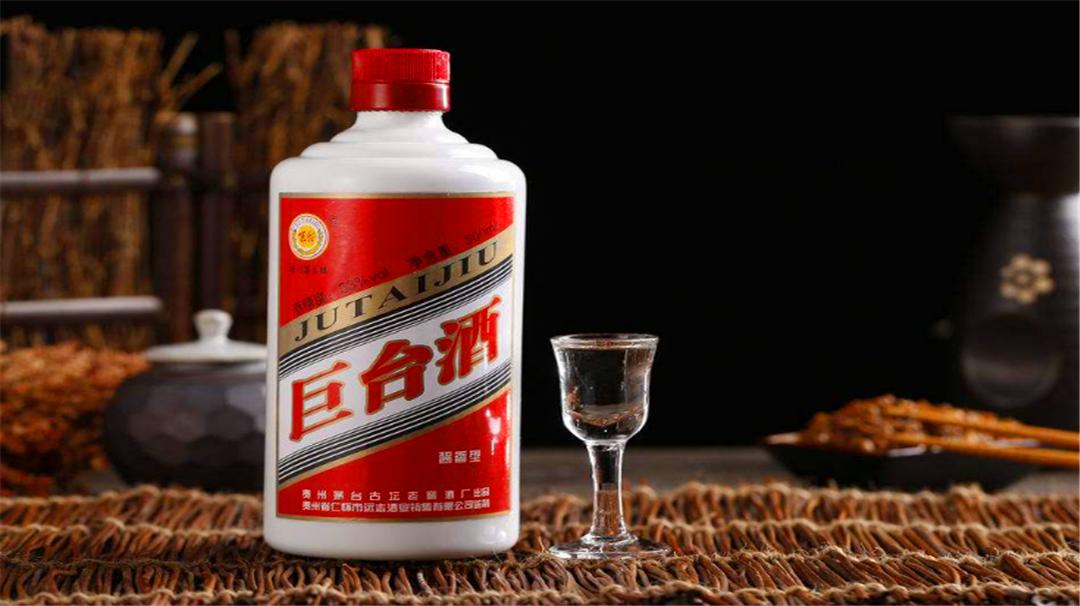 吃海鲜喝白酒为什么容易呕吐,喝了白酒头疼恶心呕吐怎么办