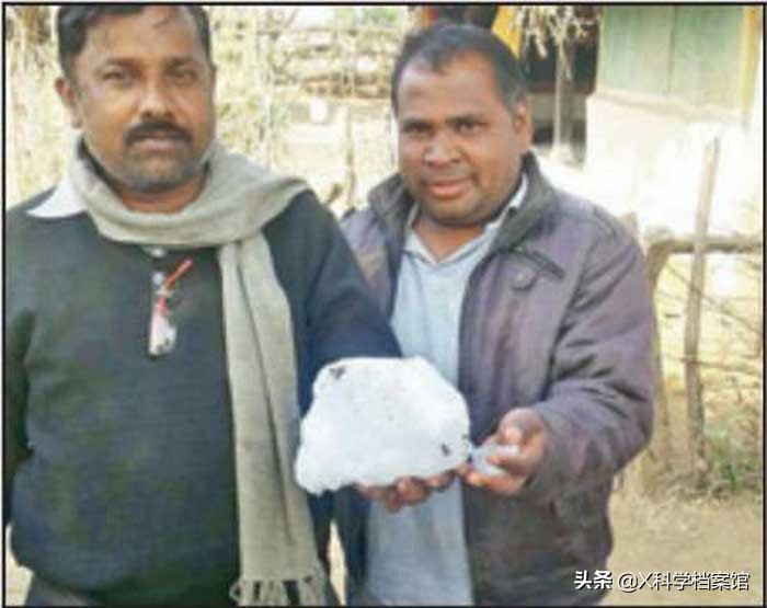 无人飞机会掉下来砸到人吗,飞机遇到颠簸会突然坠落多少米