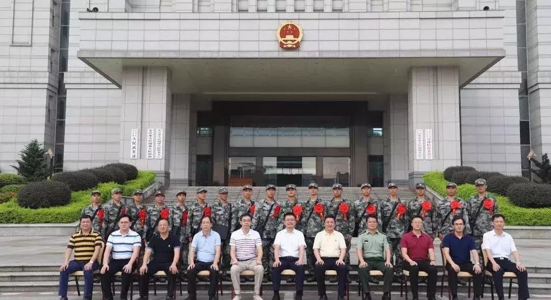 在辞旧迎新的时刻回顾过去,在过去的一年我们都经历了什么