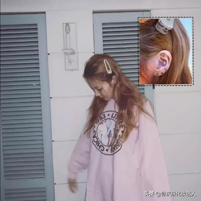 泫雅巅峰时期黑发红唇,泫雅深绿色