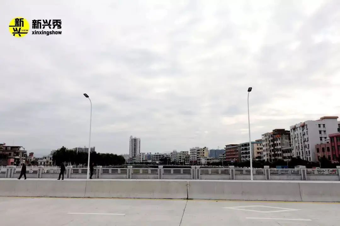 老照片中感受沧桑巨变,80年代的城市风貌老照片