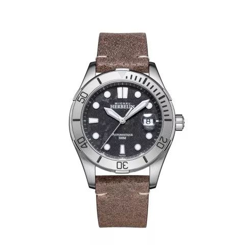 既显白又显气质的手表,通勤必备手表有哪些型号