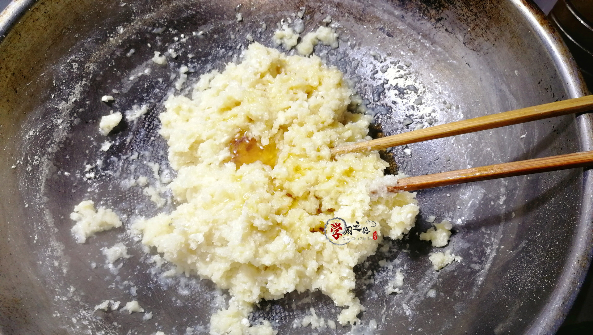 炸糖糕很粘锅怎么回事,炸糖糕漏糖