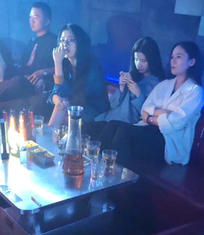 12年前,北京女模特为给男友买跑车,诈骗世界冠军和姨父320万