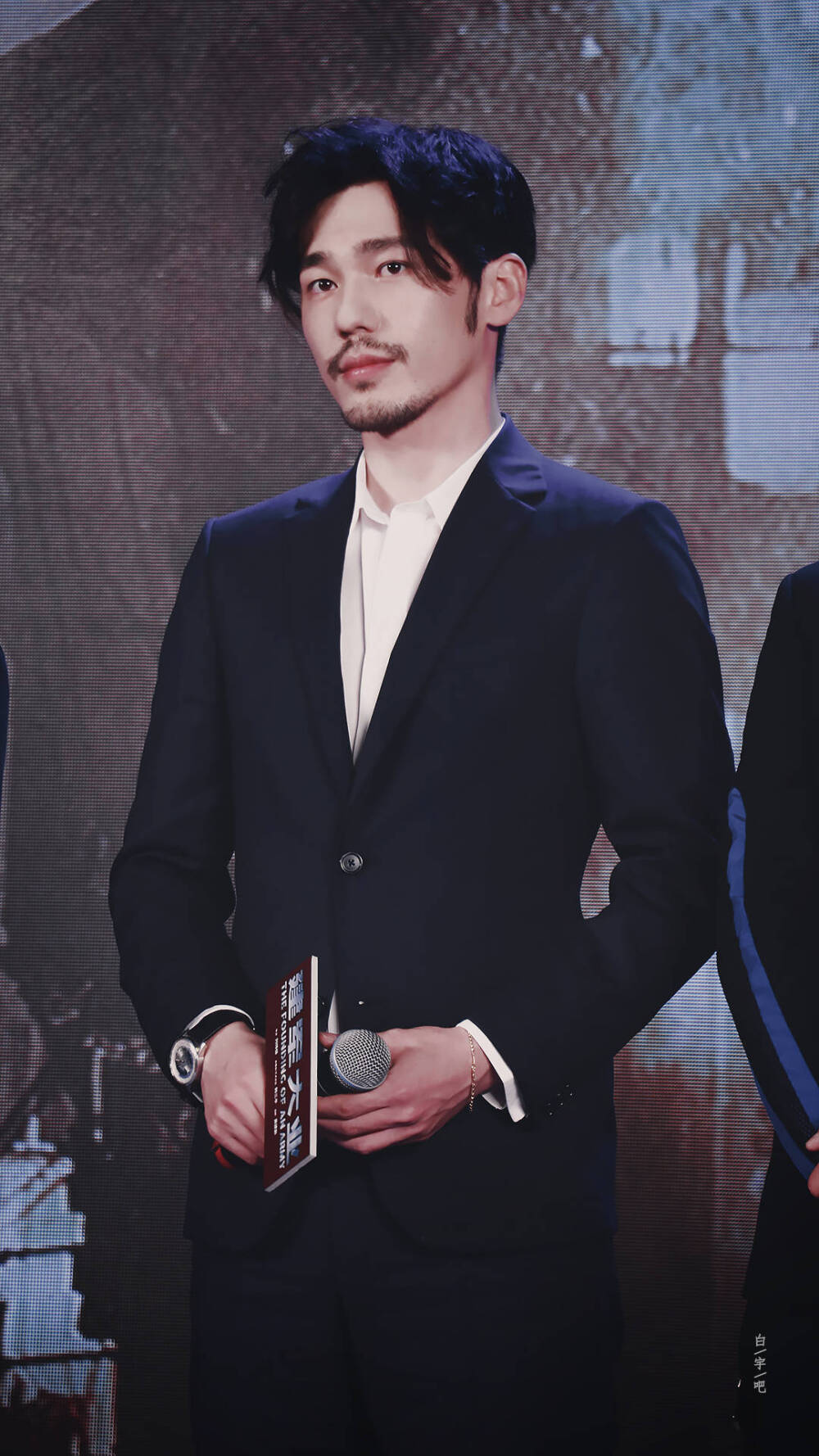 你可以说他不帅，但不得不承认他是型男