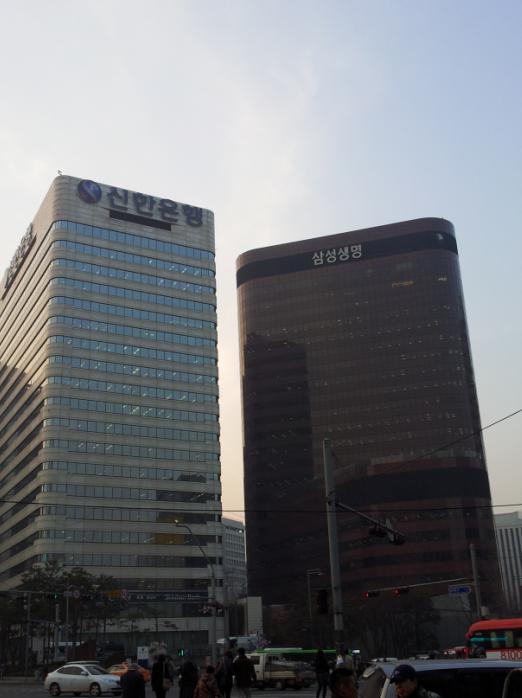 以银行总部看全球GDP前十强——中美摩天楼引领，德意高度均超200