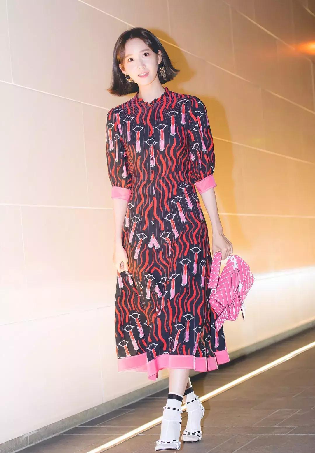 林允儿在韩国出道的视频,林允儿最近在中国出席的活动