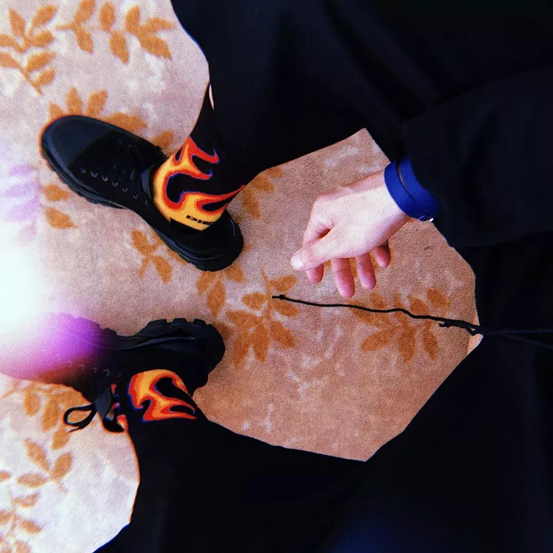 为什么有男性喜欢穿袜子的女生,为什么女生都喜欢男生穿袜子