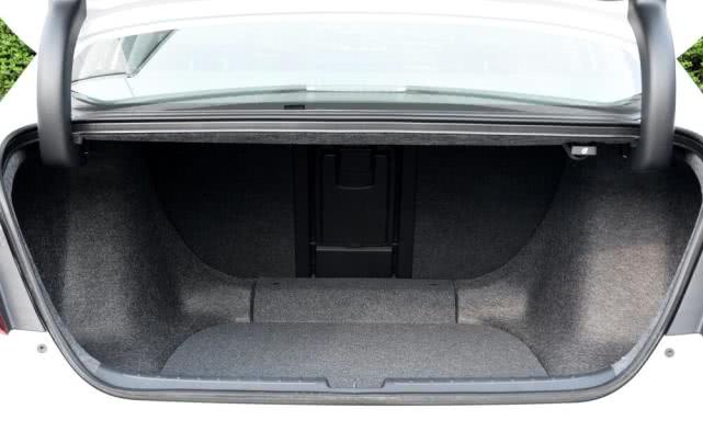 没买大众迈腾，全款裸车176800提本田雅阁，两万公里最低油耗5.9