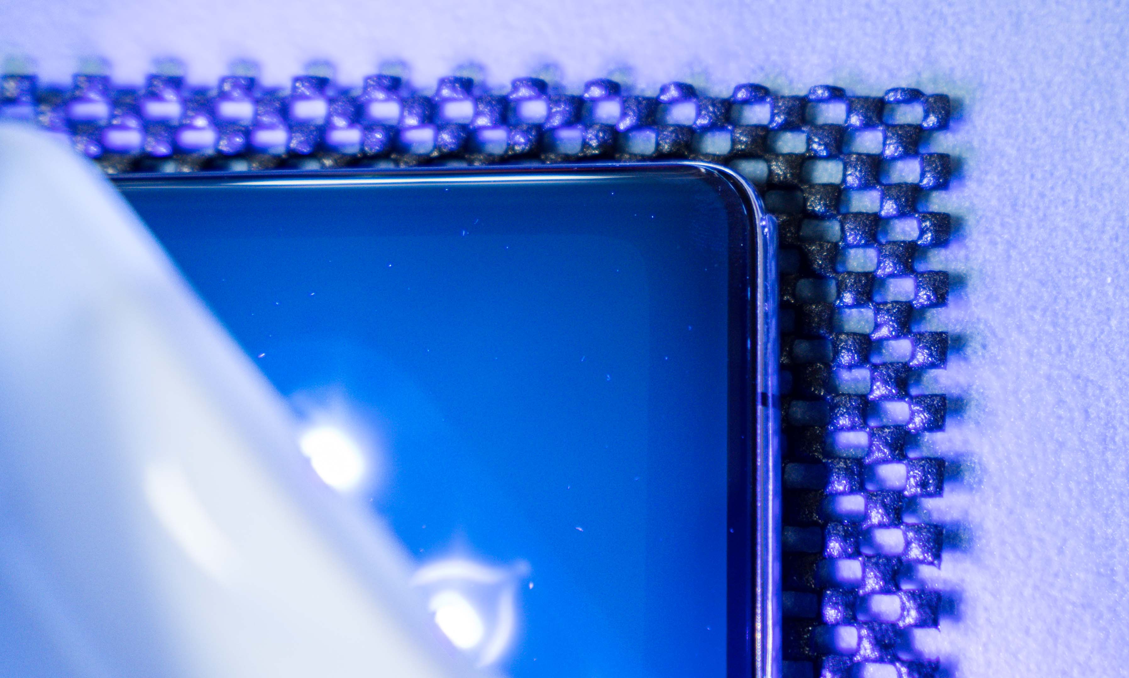 曲面屏贴钢化膜为什么用紫外线,曲面屏贴钢化膜用什么胶水