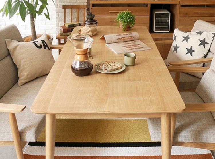 菜凉了才能放桌子上，掉漆，留印，难擦洗，想把实木换玻璃餐桌？