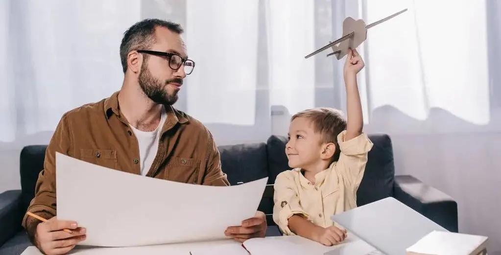 孩子触觉敏感原因,触觉敏感的孩子都有哪些表现