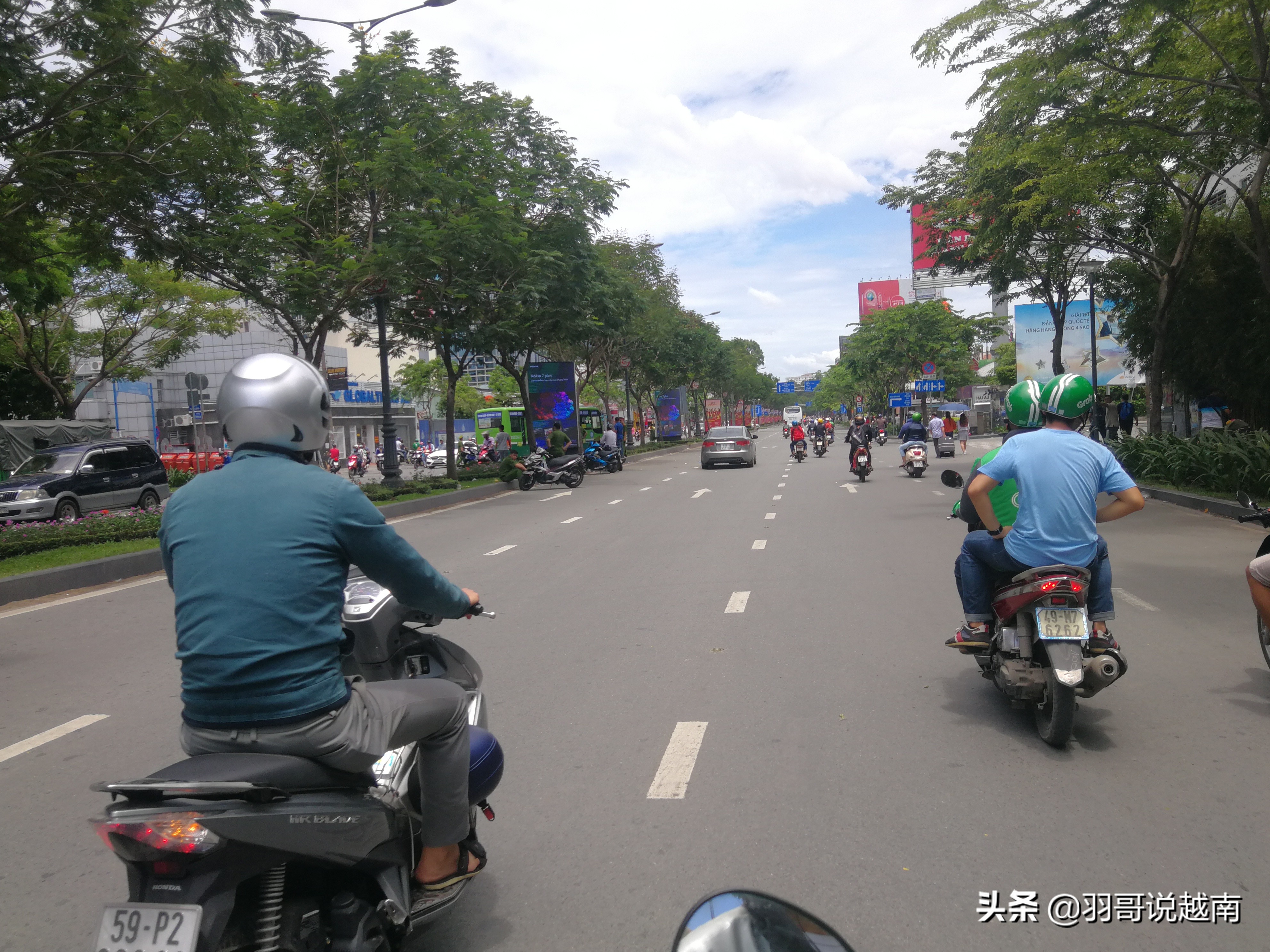 在越南有辆摩托就能拥有一切,在越南旅游能找到女朋友吗