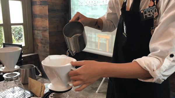 快速入门一杯好喝的手冲咖啡,自己手磨咖啡怎么冲泡