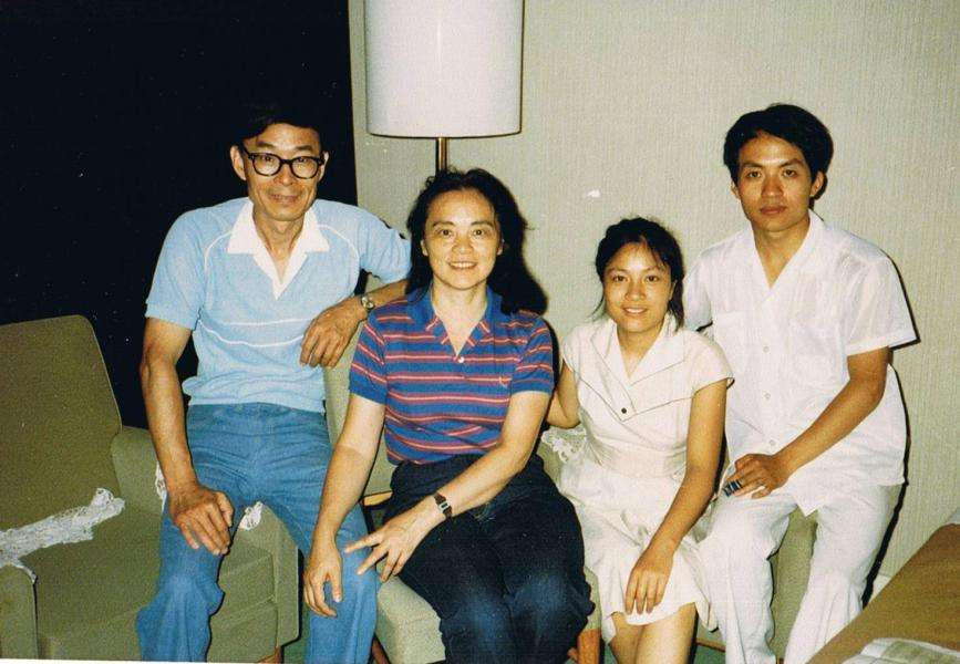 分析顾城一代人的思想情感,巨婴诗人顾城完整版