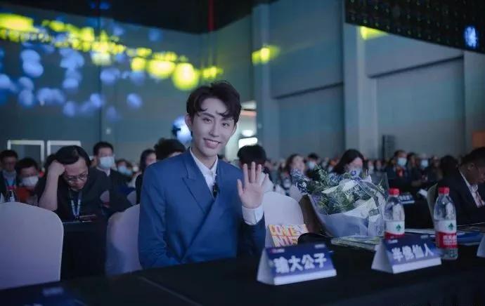 辛巴破20亿销售额感恩粉丝,辛巴破1亿粉出什么事了