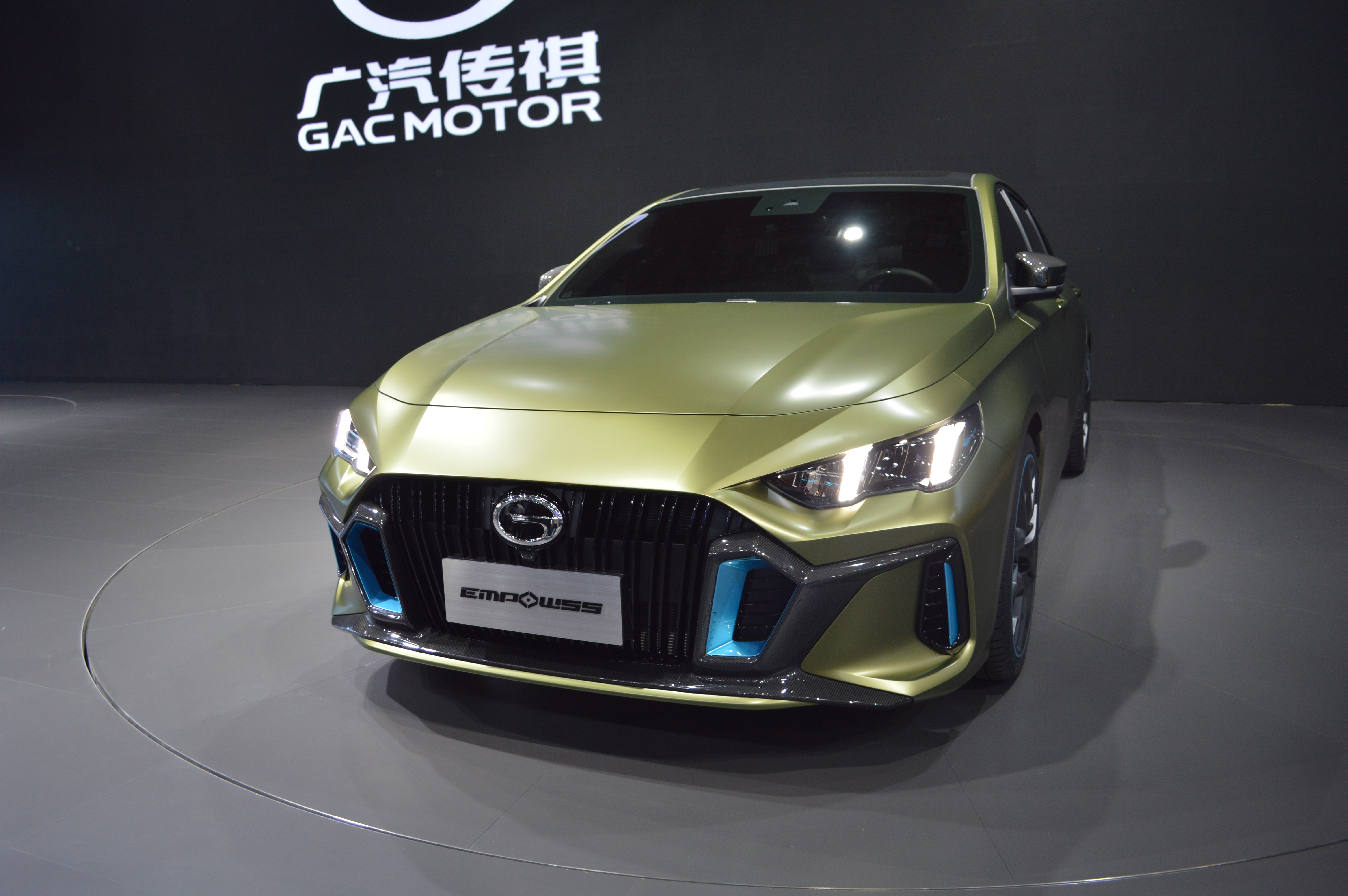 广州车展车模小姐姐,2019上海国际车展广汽传祺车模