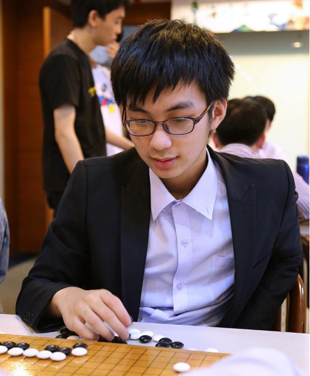 许皓鋐功成宝岛棋坛四冠王二十六天十八战堪称年度劳模