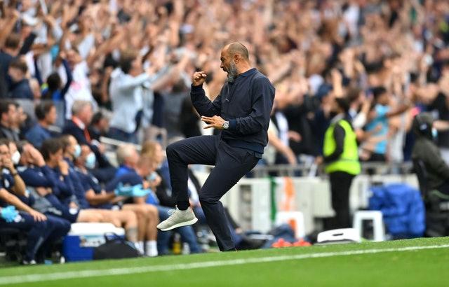 从波叔到鸟叔再到努诺，从巅峰滑落低谷的热刺，混乱原因直指列维