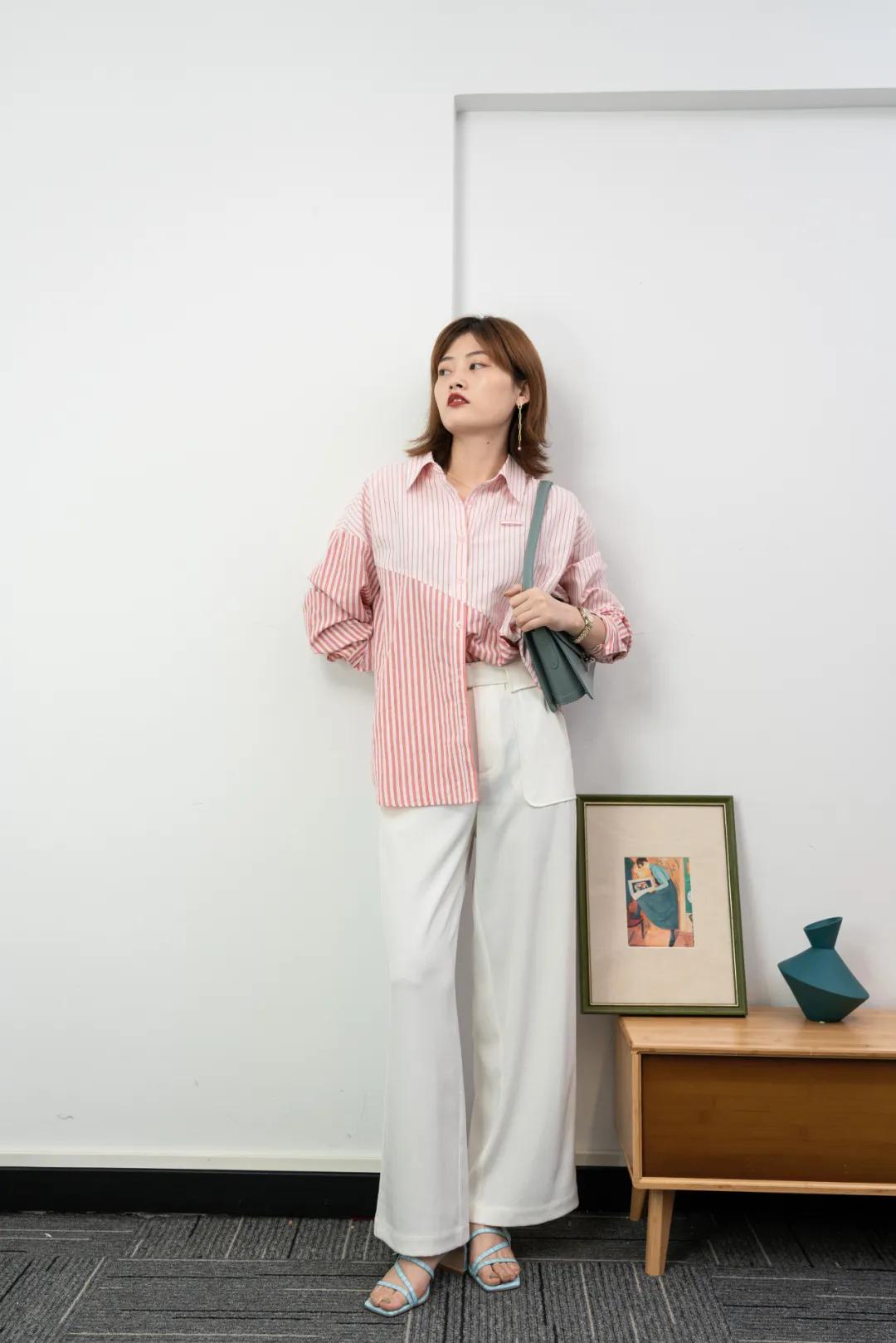 看起来丑爆款衣服,最简单的衣服搭配出时髦的效果