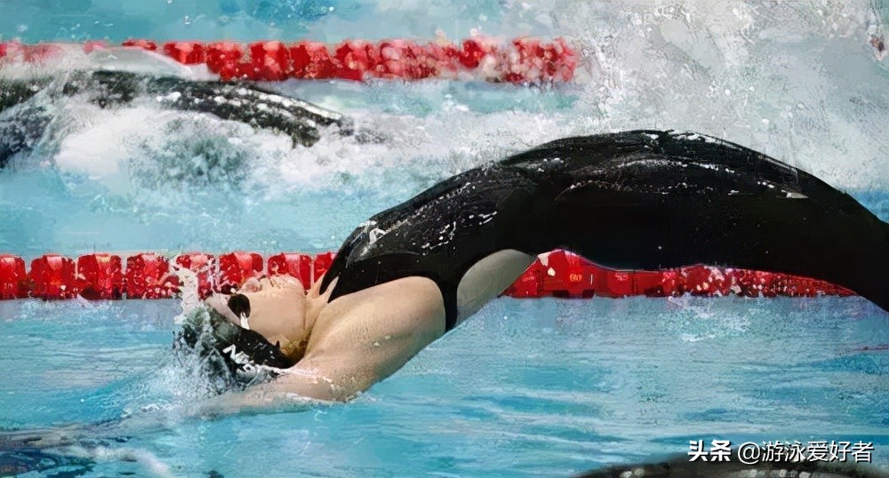 怎么游泳游得快又游得远,游泳哪种泳姿游得快