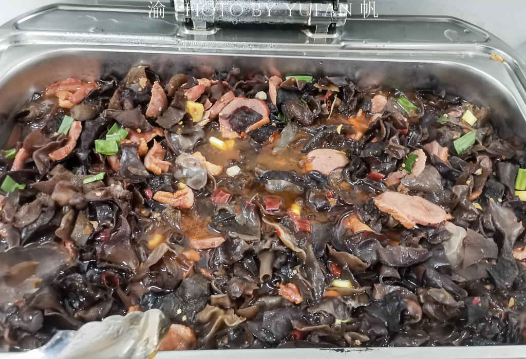 服务区自助餐35元一份管饱,13.5元自助快餐优惠套餐