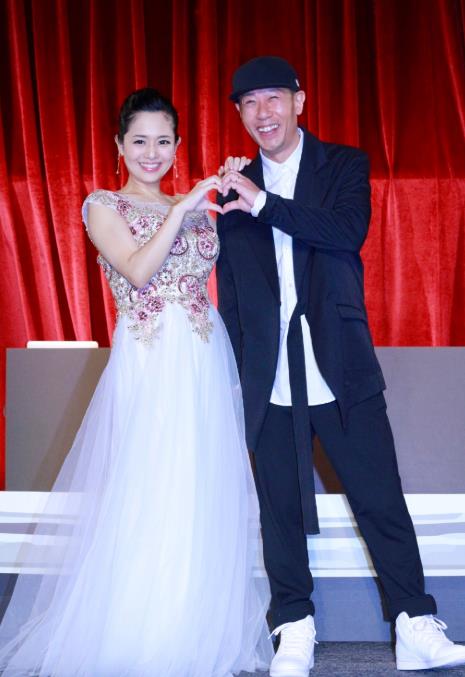 苍井空苍老师与老公合体亮相怀孕五月笑容幸福