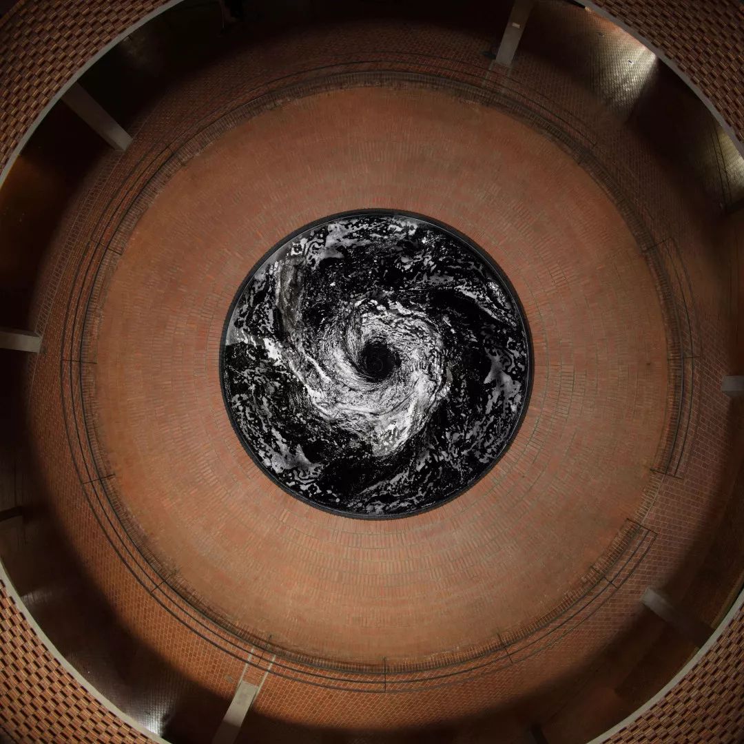 安尼施卡普尔的神秘漩涡,安尼施卡普尔闪烁