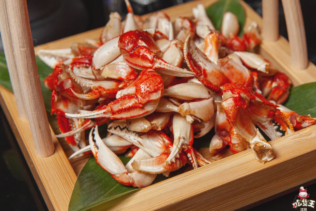 这家藏在居民楼里の「复古酒吧」，居然靠着“人气美食”上位？