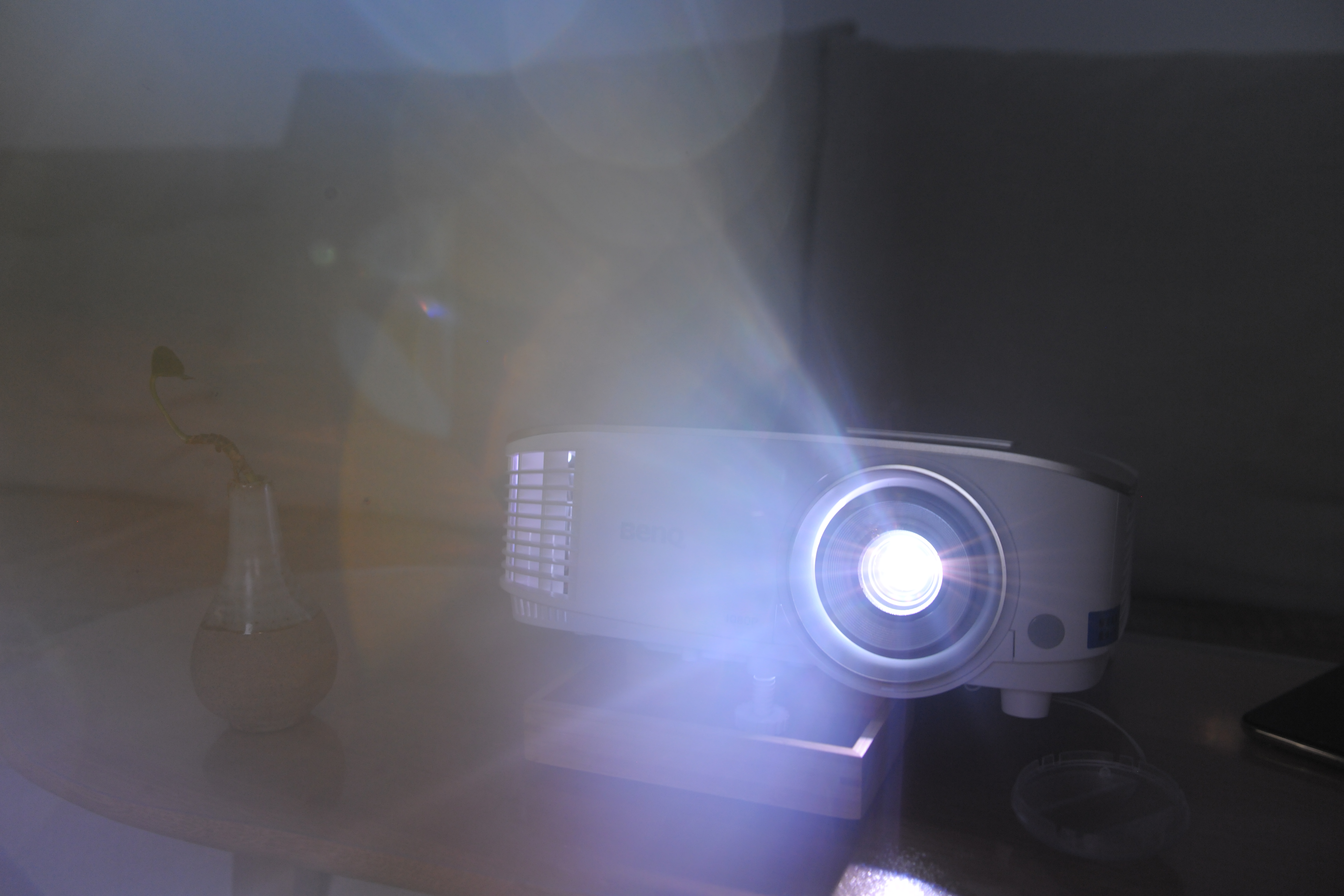 家庭投影机选什么样的幕布,家庭投影仪不要幕布