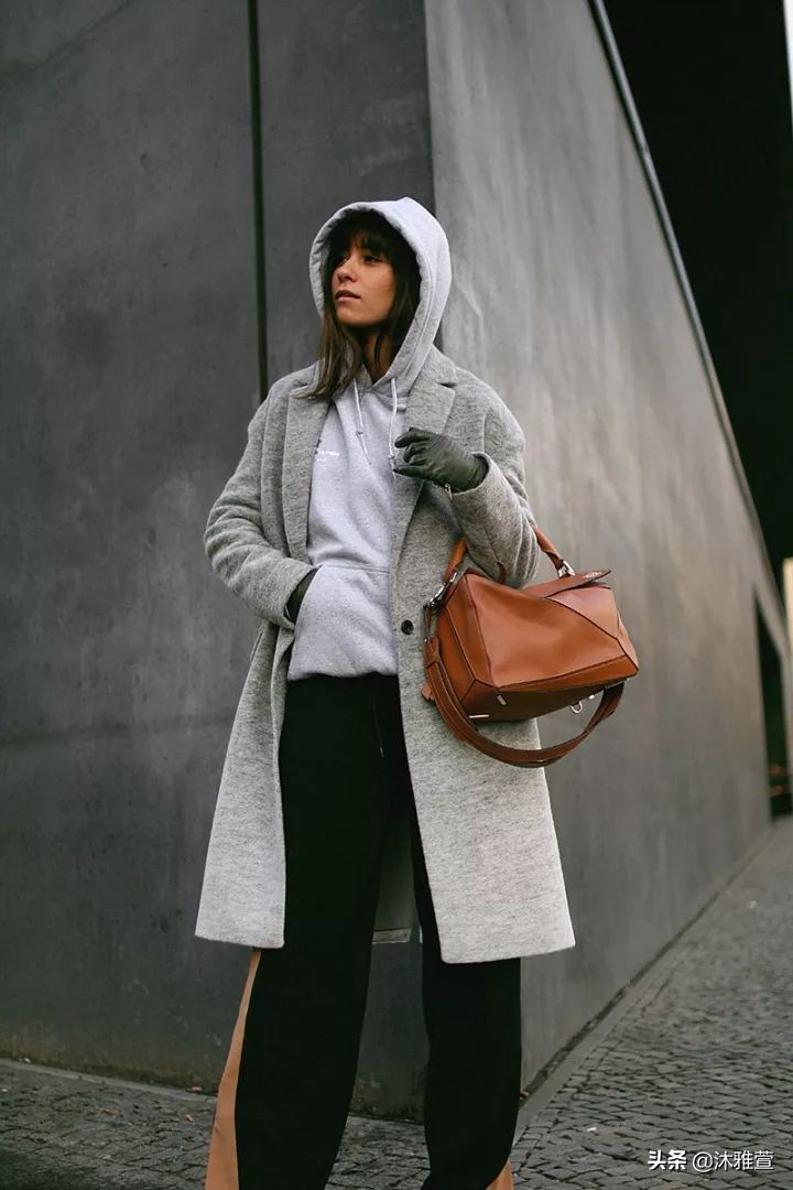 卫衣的n种穿法你学会了吗,卫衣的4个搭配方法太时髦了