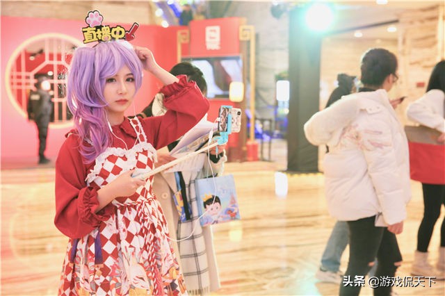 官总TGC现场挑战神秘盒子,疯狂氪金开出这些LOL周边,亏了吗?