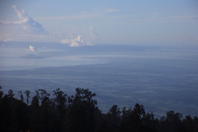 沐浴硫磺，追寻蓝火——印尼宜珍火山