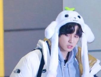 爱丽发起签署活动，取关SM官方推特，EXO都被说糊了还不管吗？