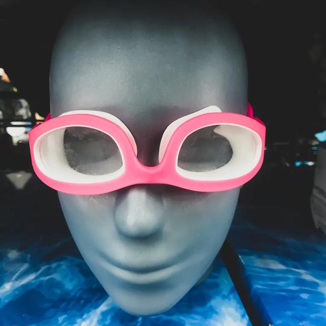 带宝宝游泳用什么泳镜,儿童初学游泳需要买泳帽吗