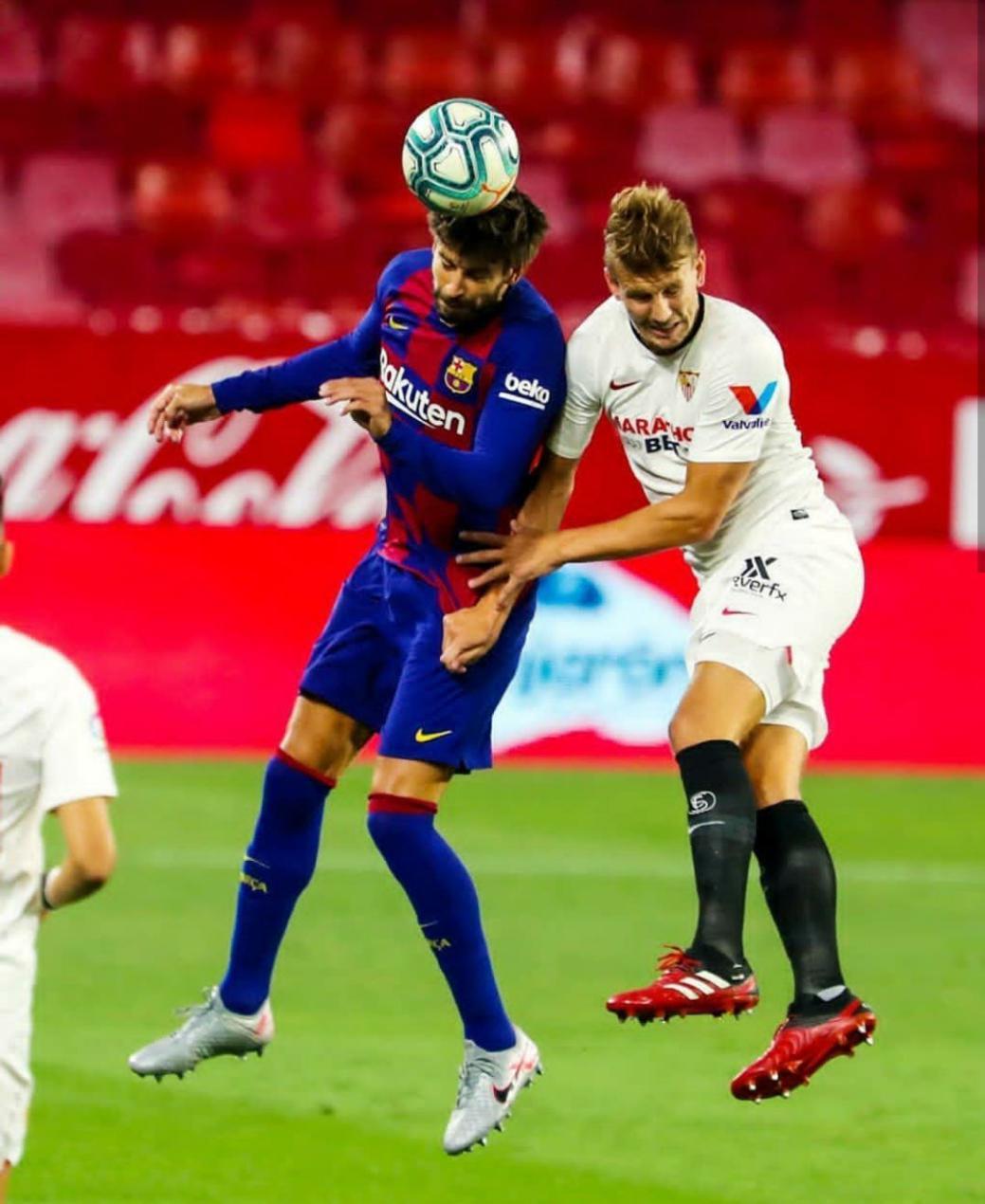 梅西挑射皇马卡洛斯,梅西怒推卡洛斯gif