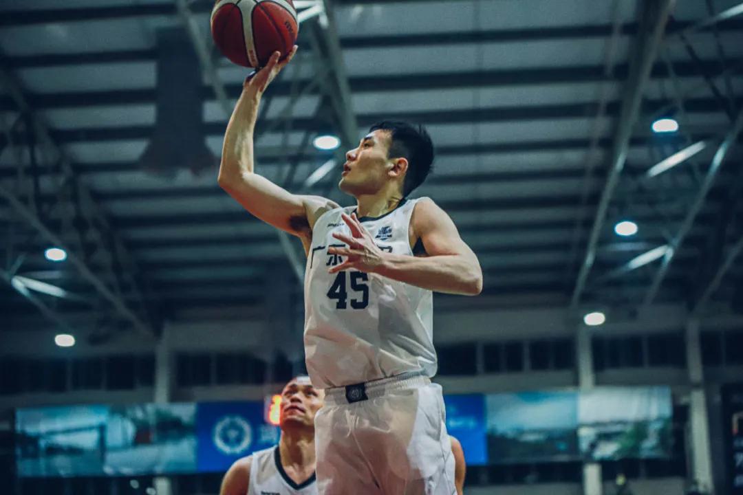 扎根佛山12年！两夺全国冠军！他们的篮球世界，没有声音