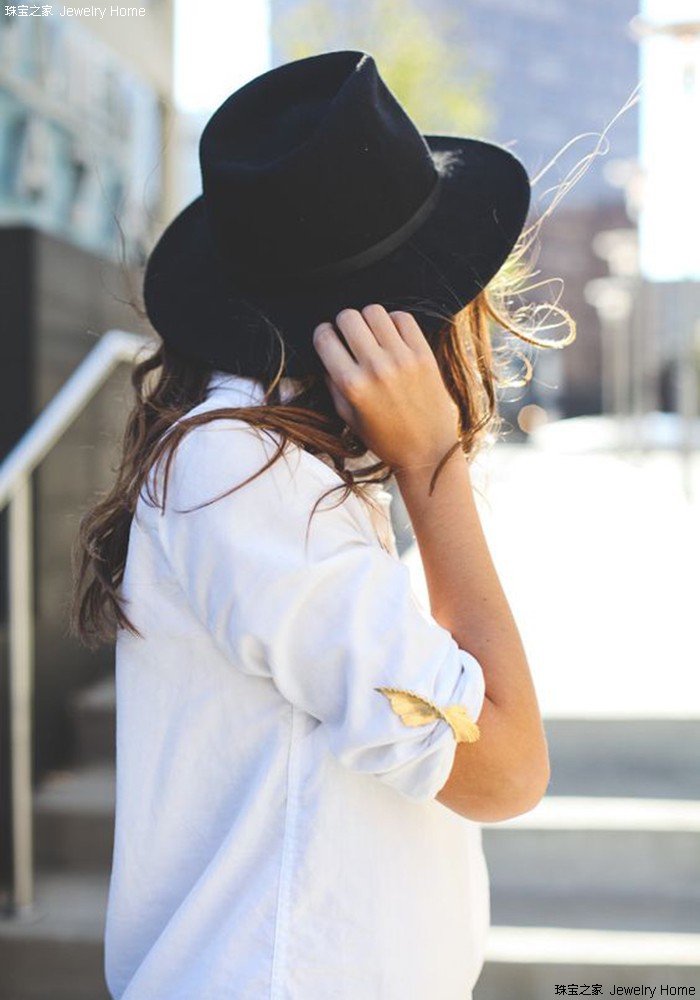 一大一小的胸针的正确戴法,一枚胸针穿出高级感