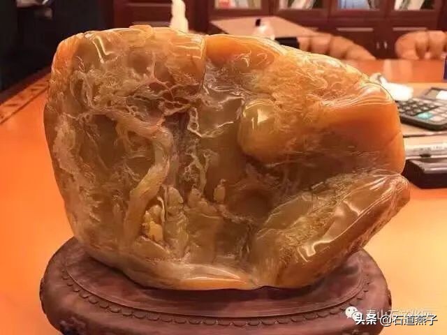 真品田黄及田黄冻石图片大全,天价田黄石及国宝田黄一览