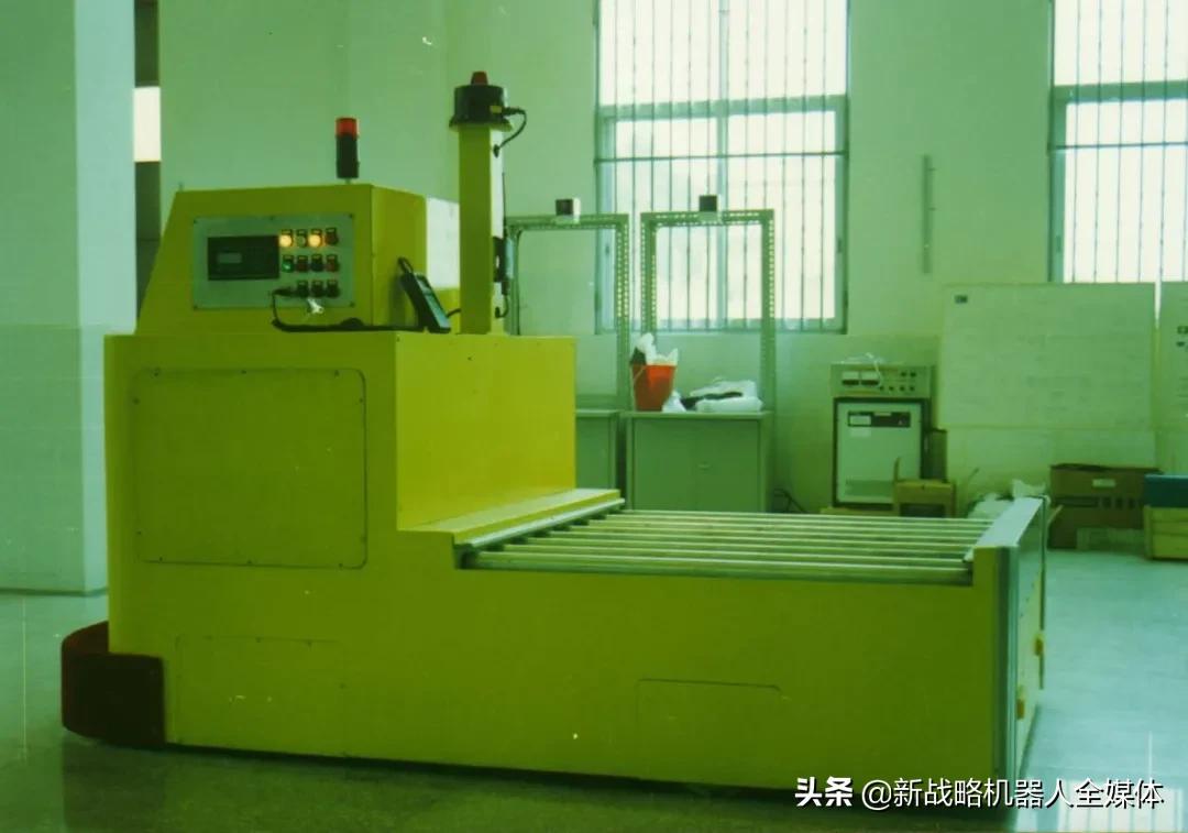 5年腰斩一半从产品价格变化史看国产AGV崛起之路