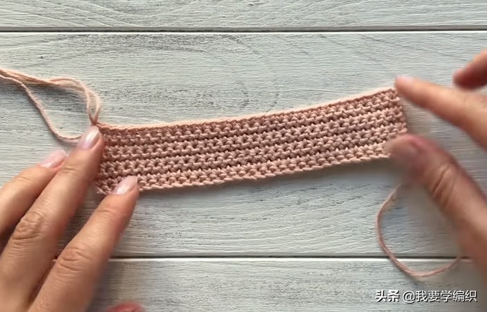 蝴蝶图案的塑料网格串珠包包教程,空心线塑料网格包包编织教程