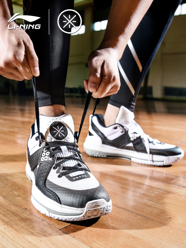 还在看钩子和三杠吗？这4个品牌的鞋，值得你收藏