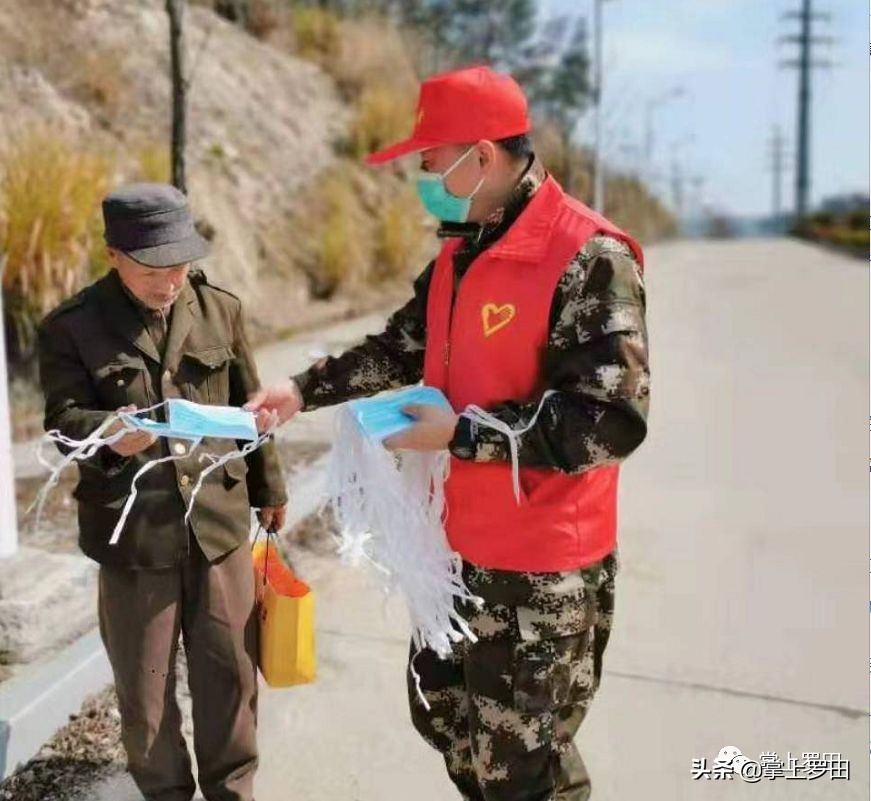 他们的付出值得铭记,他们的身影我们应该永远铭记