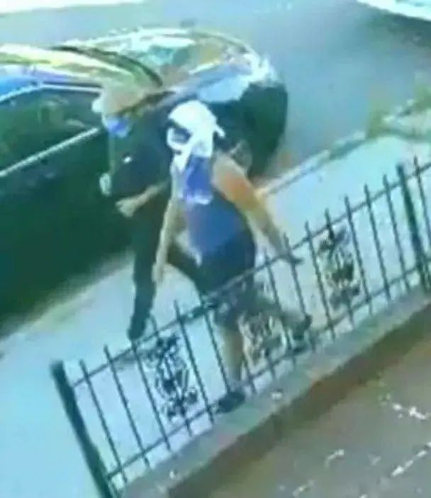 华裔老妇被火烧,九旬老人被喷辣椒水后续